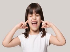 איך עוזרים לילד לשמוע טוב? - באדיבות מומחי Med-El